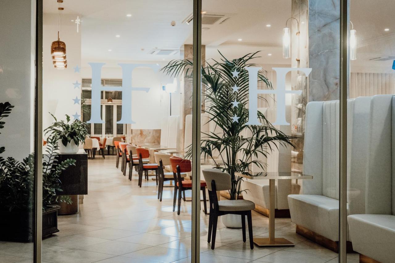 Hotel Falli Порто-Чезарео Екстер'єр фото
